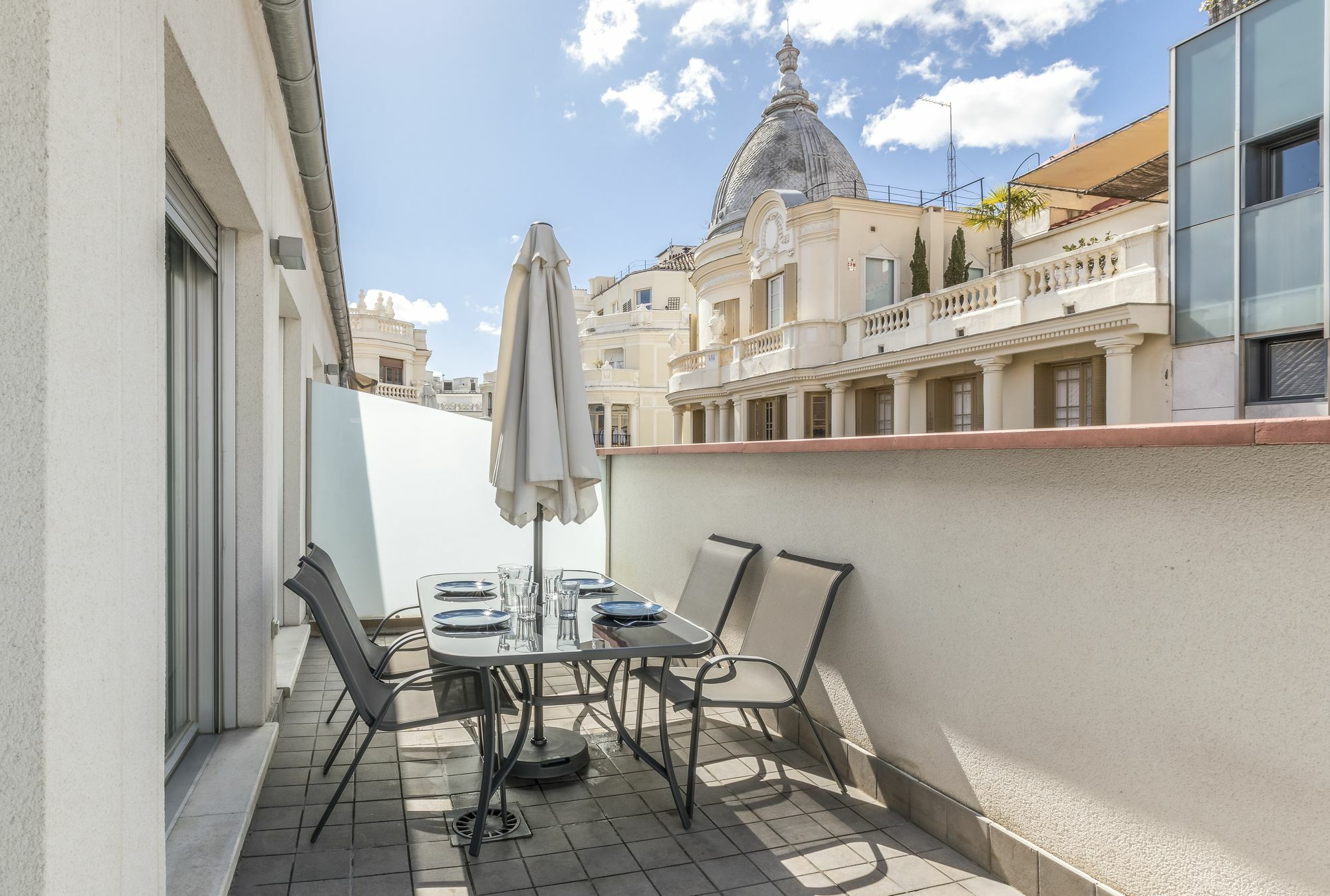 Slow Suites Gran Via Мадрид Экстерьер фото